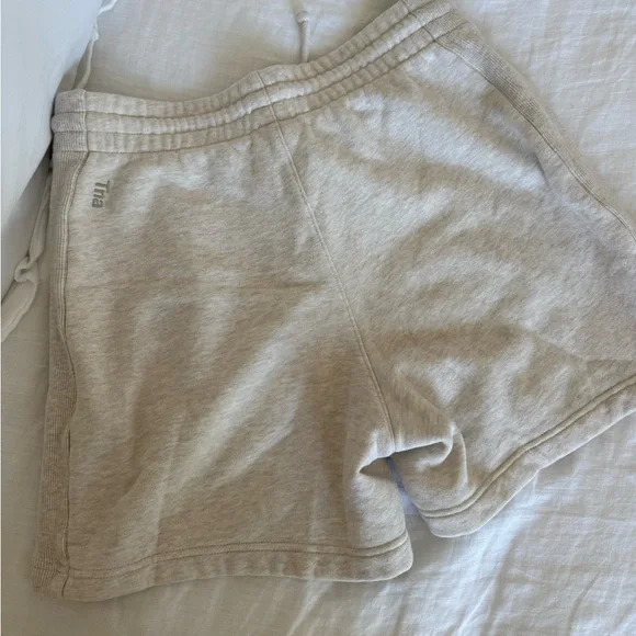 Aritzia Shorts - Picture 5 of 7